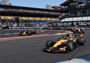 Moest Verstappen inderdaad de plek teruggeven aan Hamilton? Dit zegt het FIA-reglement