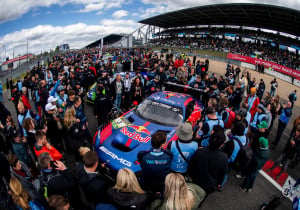 BBQ, Benzine en Braadworsten: '24h Nürburgring is de definitie van autosport' | GPFans Raceteam
