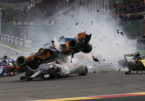 IN BEELD: De startcrash op Spa vanuit alle hoeken