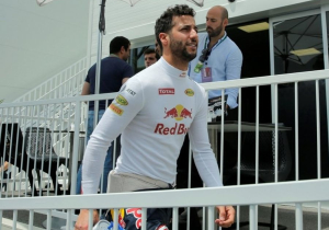 Red Bull-coureur Ricciardo gaat de strijd aan met rugbyteam
