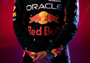Dit is de nieuwe raceoutfit van Verstappen en Red Bull voor het seizoen 2023