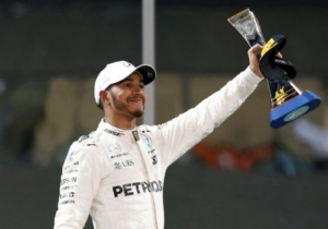 VIDEO: Toto Wolff legt uit waarom Hamilton de beste coureur was in 2017
