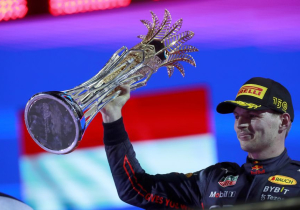 Verstappen blij na 'gelukje': "Eindelijk zijn we onderweg in dit seizoen"