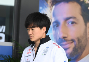 F1 star claims Ricciardo situation 'same as De Vries'