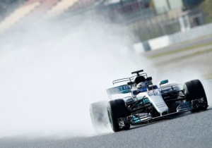 3e vrije training Silverstone: Hamilton de snelste, regen geeft vertekend beeld