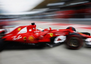 Vettel rijdt met nieuwe chassis na problemen in de tweede vrije training