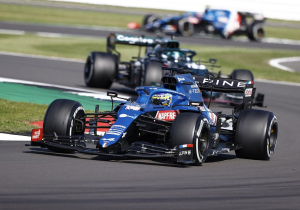 Alonso voelt zich weer topfit na zwaar fietsongeluk: "Ik maakte me zorgen"