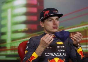 Verstappen baalt van mediadruk op coureurs: "Niet fijn voor hen en niet voor ons"
