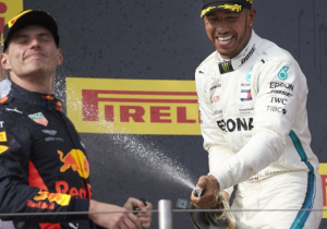 Mercedes bevestigt: 'Gesproken met Max Verstappen over contract'
