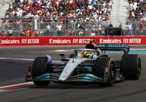 Hamilton reminds Mercedes team of 'their job' after safety car confusion