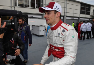 Leclerc zit goed bij Sauber: "Ik denk niet aan Ferrari"