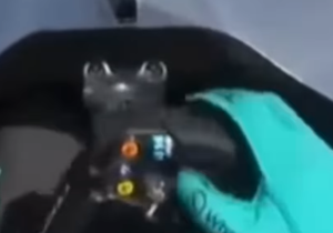 'Russell drukte al op radioknop nog vóórdat hij werd geraakt door Verstappen'