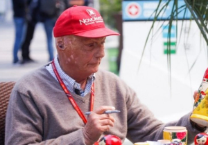 Lauda expects tougher year for Mercedes in 2018