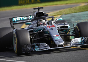 VIDEO: Mercedes legt uit waarom Hamilton geen pitstop maakte tijdens Safety Car