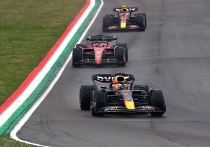 Verstappen over broodnodig zege in Imola: "Dit konden we wel even gebruiken"