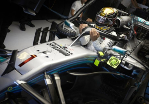 Hamilton haalt nummer 1 weer van zijn auto: "Ik vind het helemaal niks"