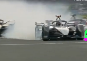 VIDEO: Nyck de Vries crasht met landgenoot Frijns in Formule E-race Mexico