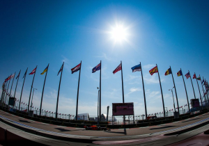 Red Bull "in the fight" after day of downforce trials - Verstappen