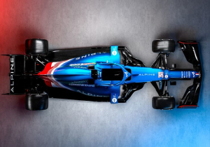 Esteban Ocon neemt de Alpine A521 voor het eerst de baan op