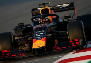 Dr. Helmut Marko: 'Red Bull zit tussen Ferrari en Mercedes in'