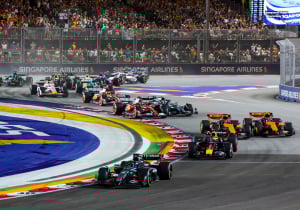 Fans en Alonso hekelen regie na missen cruciale momenten Singapore