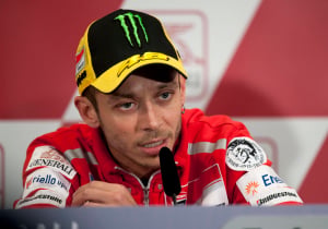 Valentino Rossi helder over Verstappen: "Zou het niet tegen hem op willen nemen"