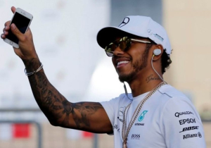 Hamilton wil klappen uitdelen aan Ferrari