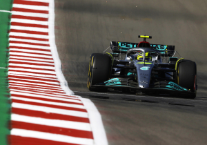 Hamilton over "extreem hobbelig" circuit in Amerika: "Blij dat ik geen vullingen heb"