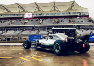 Hamilton's title shot off to perfect start