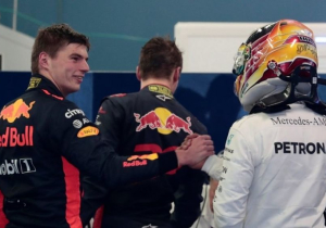 VIDEO: De heerlijke strijd tussen Verstappen en Hamilton