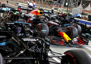 Kobayashi over Verstappen: 'Twijfel of hij er bij Mercedes net zoveel uit zou kunnen halen'