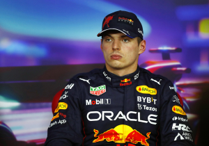 Hill advierte a Verstappen: "Los equipos quieren derribarte"