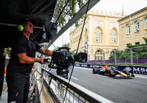 Sainz bekritiseert F1-regie: "Gaan over de schreef met beroemdheden en vriendinnen"