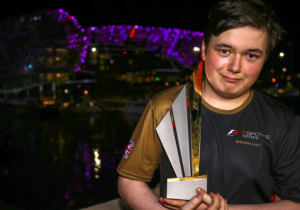 Mercedes and Leigh win Esports championship