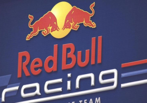 VIDEO: Beveiligingscamera Red Bull Racing legt 'inbrekers' vast