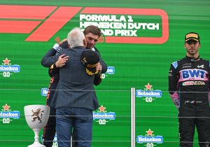 Dilano van 't Hoff's father in emotional podium tribute with Verstappen