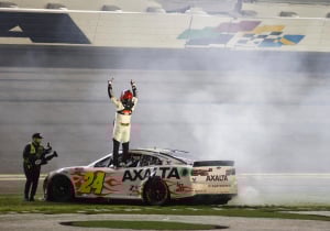 NASCAR Results Today: Hamlin suffers Daytona 500 HEARTBREAK as star takes DRAMATIC last lap victory