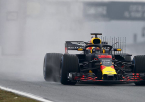 Vierde testdag afgelopen: productieve dag voor McLaren, Verstappen rijdt in de grindbak