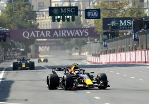 F1TV onder de indruk van Red Bull in Bakoe: 'Is dit niet gewoon Max?'