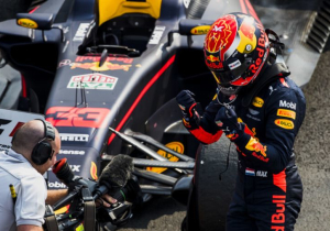 Verstappen na glansrijke zege in Oostenrijk: "Het is geweldig, voor al deze fans!"