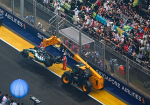 Russell verklaart pijnlijke reden achter crash F1-sprintrace Singapore