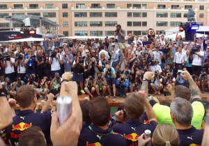 VIDEO: Red Bull Racing zorgt voor spektakel in Monaco