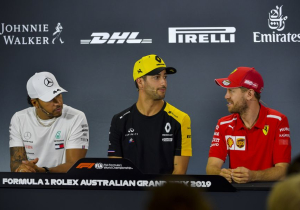 Vettel: 'Mercedes had beter thuis kunnen blijven'