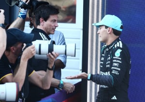 Wolff reageert op emotionele Russell na debacle in België: "Verdoofde gevoel omzetten"