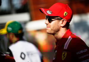 Vettel has contract 'offers from Renault and McLaren' - reports