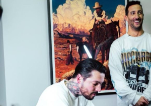 Dit is goud: Abiteboul lost straf verloren tattoo-weddenschap van Ricciardo eindelijk in