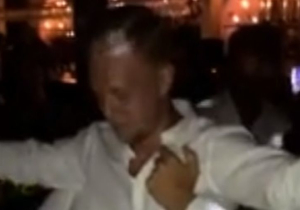 VIDEO: Magnussen viert feest en drinkt champagne uit de Stanley Cup