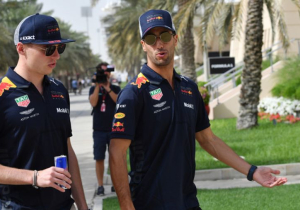 Verstappen niet blij met Ricciardo: "Dit bespreek ik nog wel met hem"