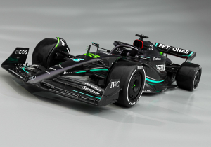 No más “Flechas Plateadas”: Mercedes vuelve en negro con el W14