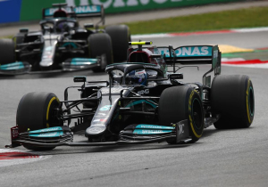 Hill: 'Actie Bottas bij teamorder kostte Hamilton bijna een seconde'